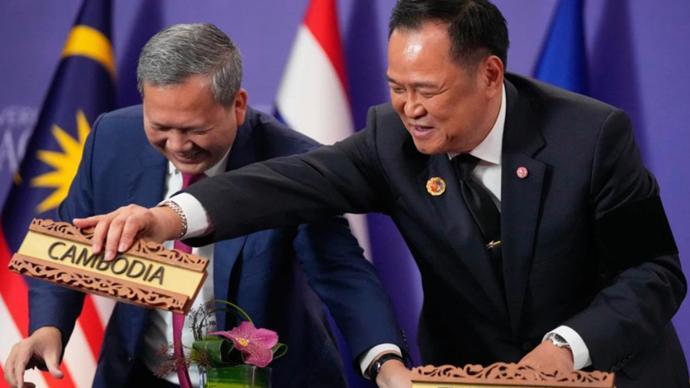 泰柬边境三日连燃战火：空袭、炮击与“冷和平”崩塌